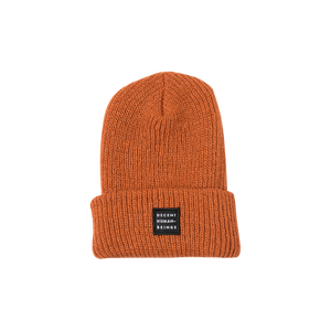 RIBBED KNIT LOGO PATCH BEANIE - BURNT ORANGE